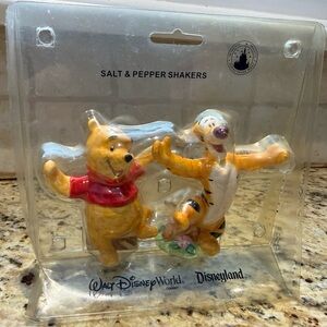 Disney Winnie the Pooh and Tigger Figurine Set